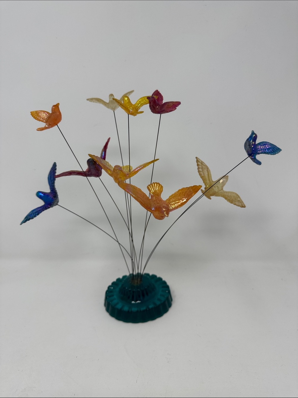 VINTAGE LUCITE KINETIC SCULPTURE 10 FLYING BIRDS WIRE NEW DESIGNS COTTAGECORE